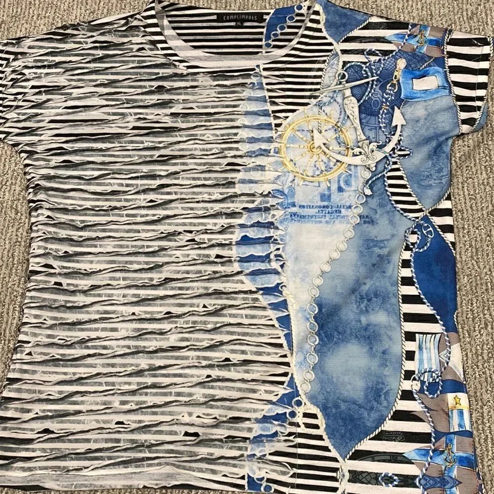 Compliments top